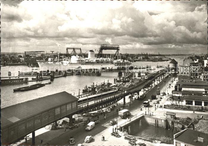 HAMBURG  CITY Vorsetzen und ueberseebruecke Luxusliner