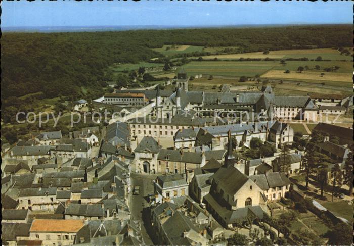 Fontevraud-l Abbaye Fliegeraufnahme