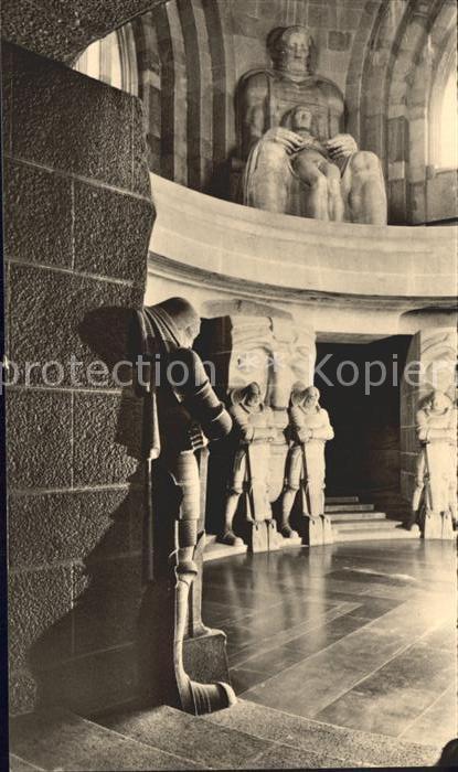 LEIPZIG Sachsen Voelkerschlachtdenkmal Krypta Ruhmasshalle
