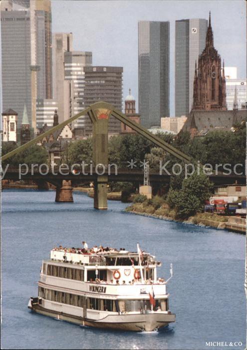 Frankfurt Main Skyline Wolkenkratzer Fahrgastschiff Wikinger II