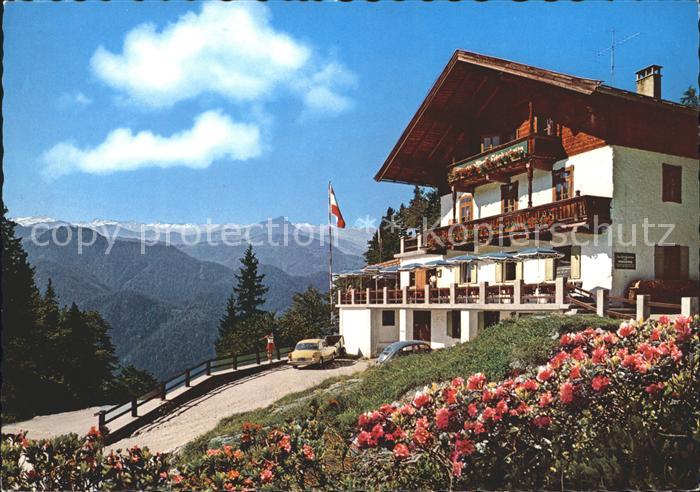 Waidring Tirol Alpengasthof Steinplatte Blick gegen Kitzbueheler Horn Hohe Tauer