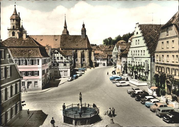 Feuchtwangen Der malerische Marktplatz Brunnen