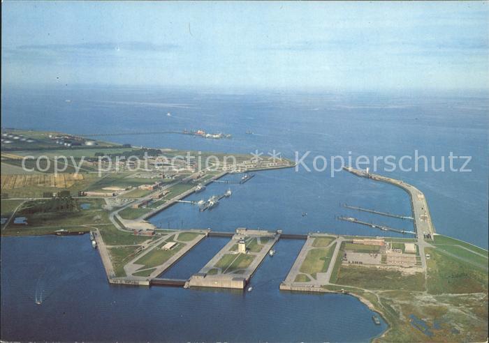 Wilhelmshaven  CITY Einfahrt mit oelhafen Nordseebad Fliegeraufnahme