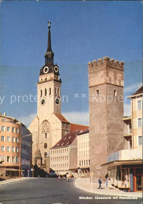 Muenchen Bayern Loewenturm und Peterskirche