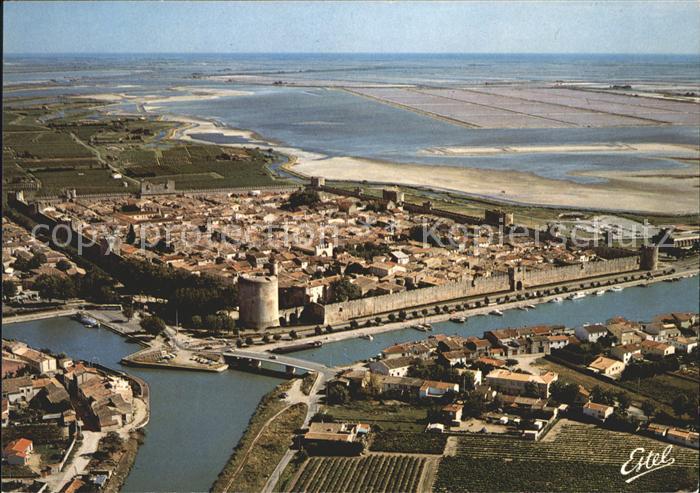 Aigues-Mortes Gard Vue aerienne de la ville fonde par Saint Louis