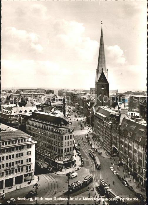 HAMBURG  CITY Blick vom Rathaus in die Moenckebergstrasse Petrikirche