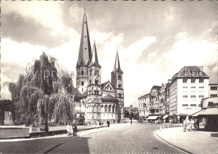 Bonn Rhein Muenster mit Martinsplatz