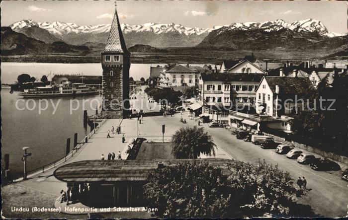 Lindau Bodensee Hafenpartie und Schweizer Alpen