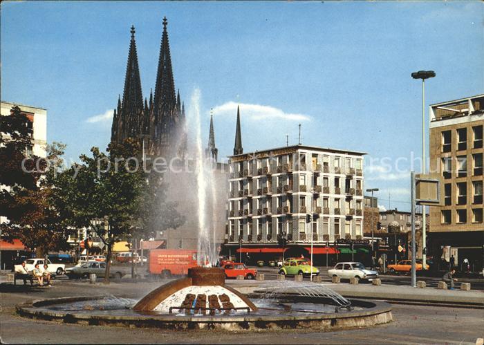 Koeln Rhein Offenbachplatz Brunnen