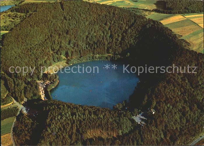 Gemuendener Maar Daun Vulkaneifel Rheinland-Pfalz Fliegeraufnahme