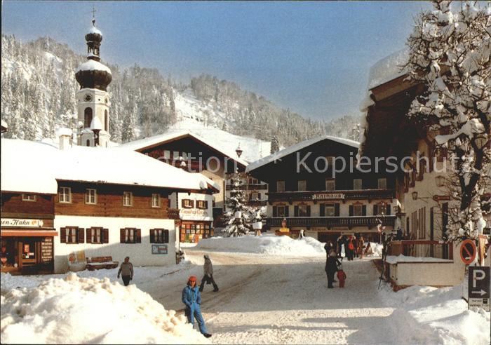 Reit Winkl Rathausplatz mit Pfarrkirche