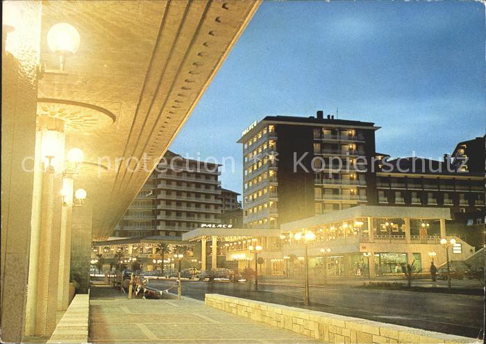 Portoroz Strassenpartie bei Nacht