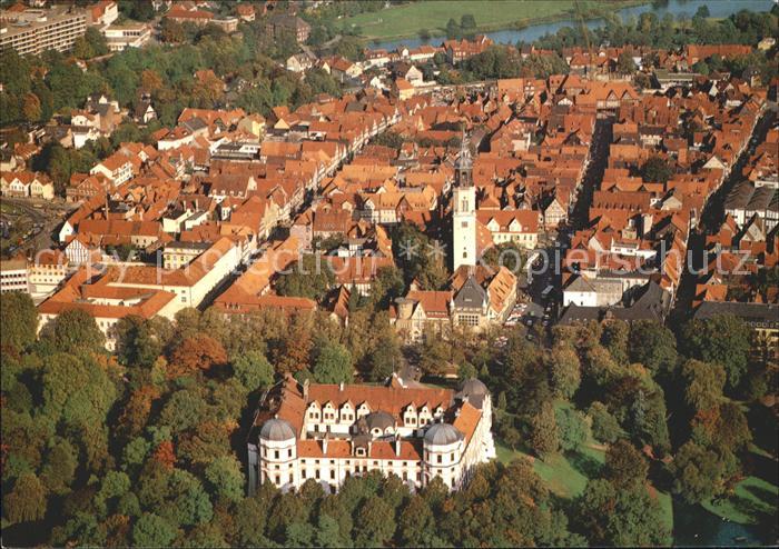 Celle Niedersachsen Schloss und histor Stadtkern Fliegeraufnahme