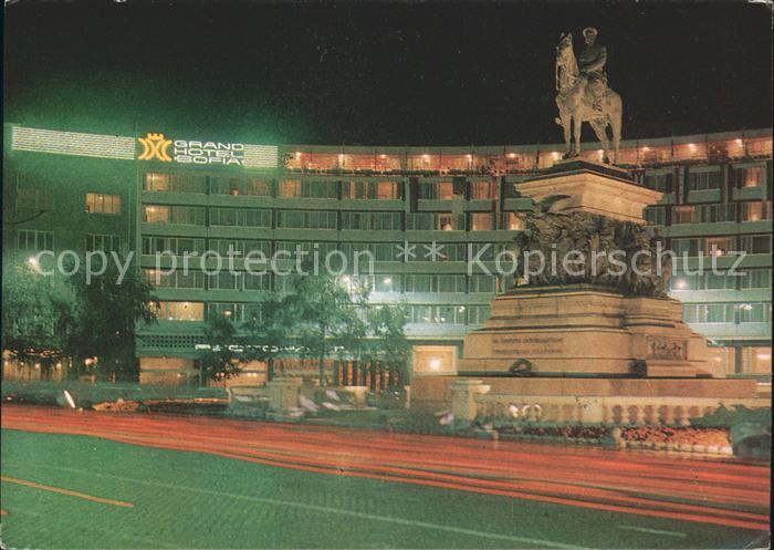 Sofia Sophia Denkmal Brueder Befreier Grand Hotel Sofia