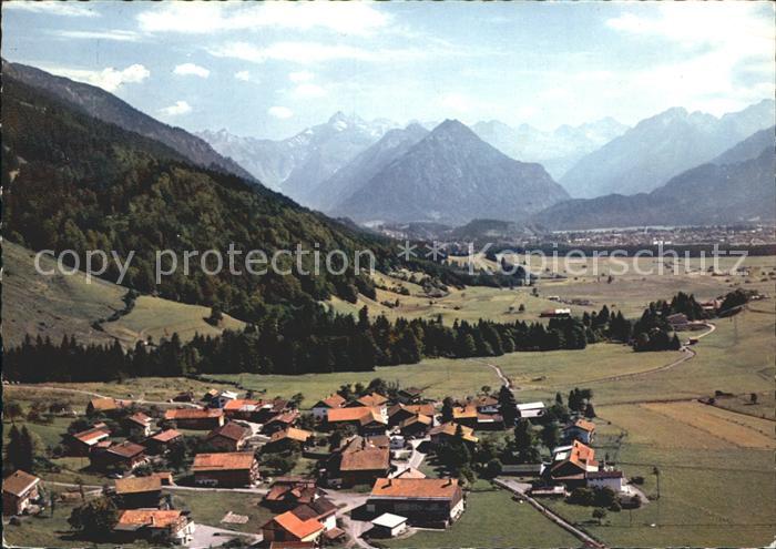 Reichenbach Oberstdorf Luftkurort Allgaeu mit Oberstdorfer Bergen Fliegeraufnahm