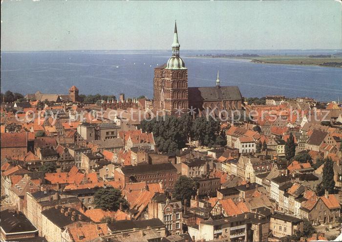 Stralsund Mecklenburg Vorpommern uebersicht Kirche Meerblick