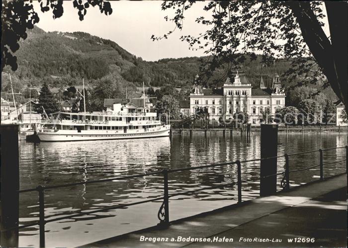 Bregenz Vorarlberg Uferpartie am Hafen Bodensee Faehre
