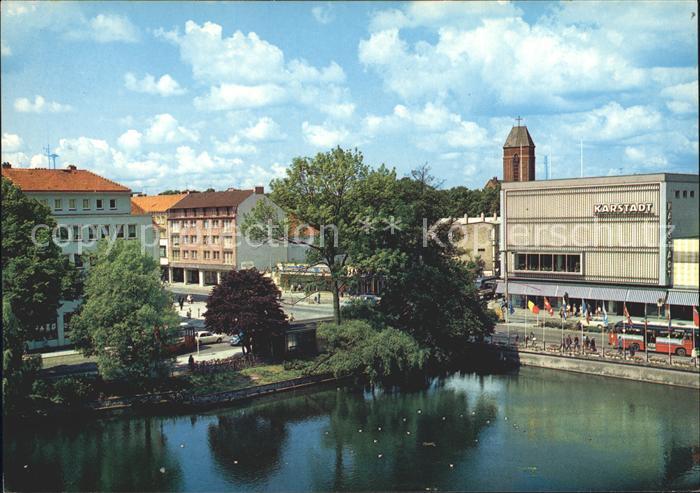 Neumuenster Schleswig-Holstein Teichufer und Stadt