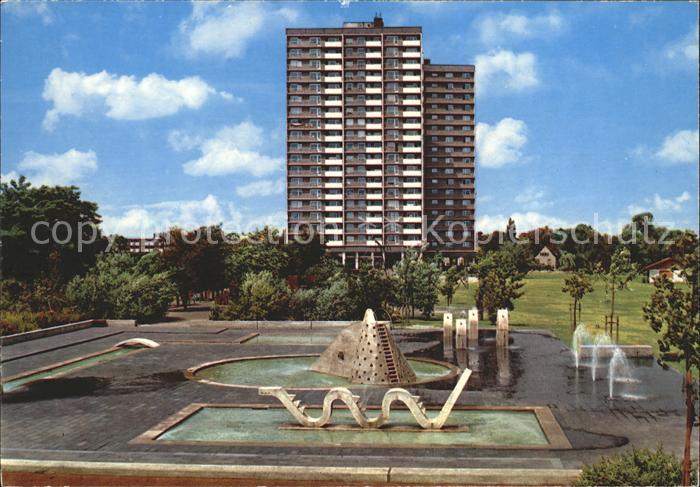 Mainz Rhein Partie im Volkspark Wasserspiele Hochhaus