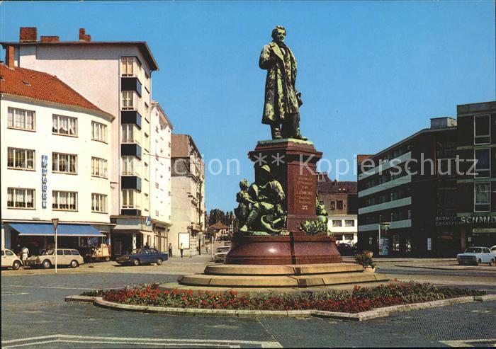 Bremerhaven Theodor Heuss Platz Denkmal Statue