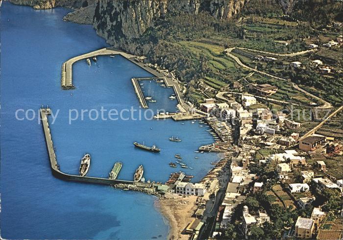 Capri Il Porto veduta aerea