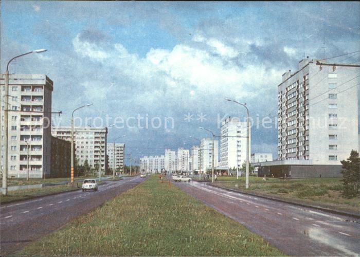 Tallinn Strassenpartie mit Wohnbloecken