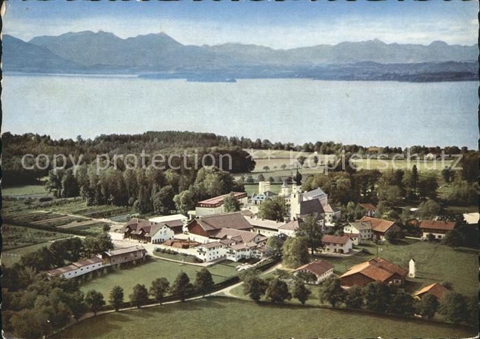 Ising Chiemsee mit Kampenwand Wendelstein und Breitenstein