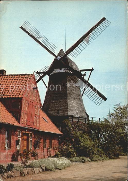 Fehmarn Windmuehle mit Muehlenmuseum