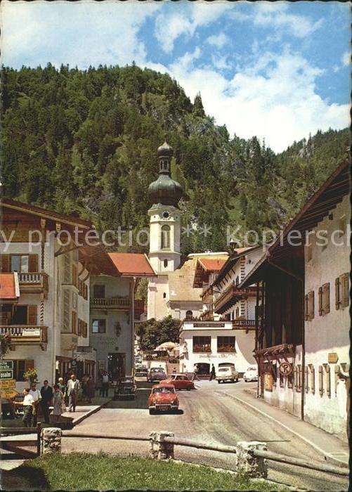Reit Winkl Dorfpartie mit Hausberg