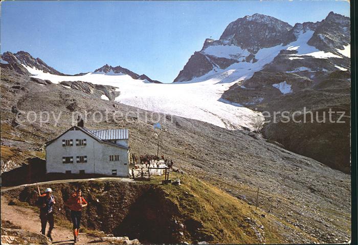 Wiesbadener Huette mit Piz Buin Vermuntpass Piz Mon Piz Jeremias