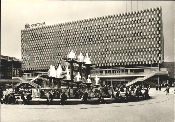 BERLIN  CITY Centrum Warenhaus Alexanderplatz Brunnen