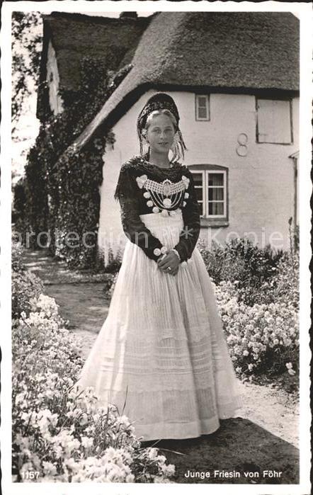 Insel Foehr Junge Friesin in Landestracht