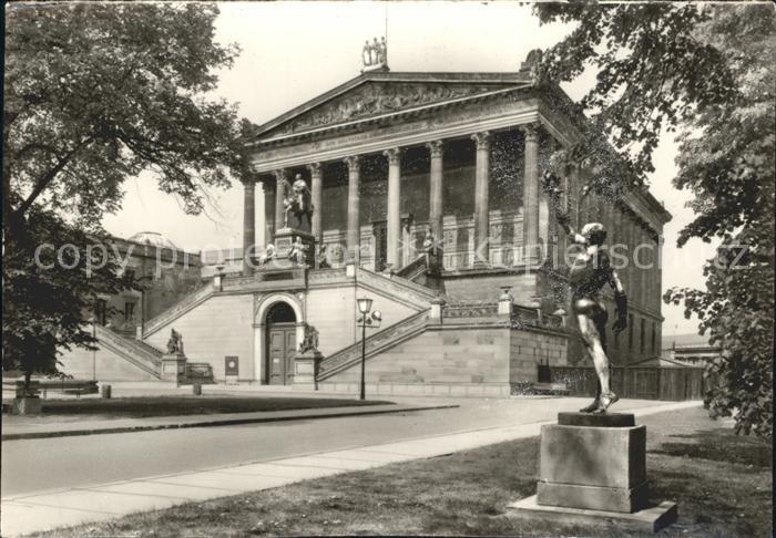 BERLIN  CITY Museum Nationalgalerie Denkmal Statue