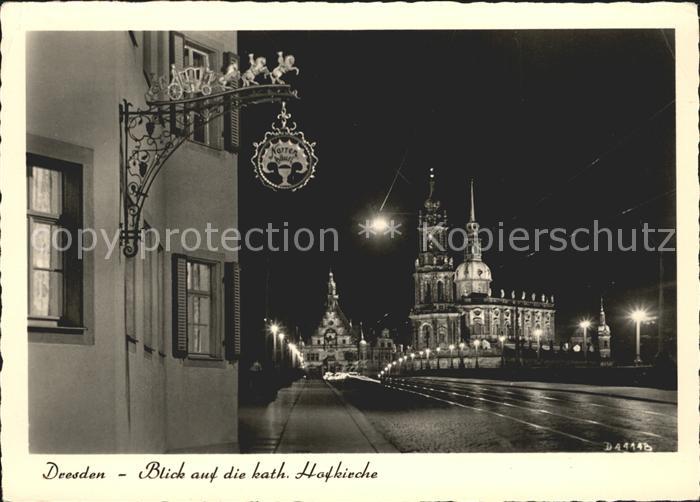 DRESDEN Elbe Blick auf die katholische Hofkirche bei Nacht vor der Zerstoerung 1
