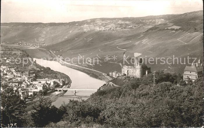 BERNKASTEL-KUES Berncastel Rheinland-Pfalz Fliegeraufnahme Burg