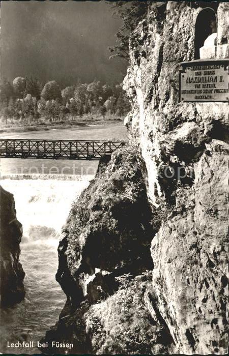 Fuessen Allgaeu Lechfall mit Maxsteg und Denkmal bei Fuessen
