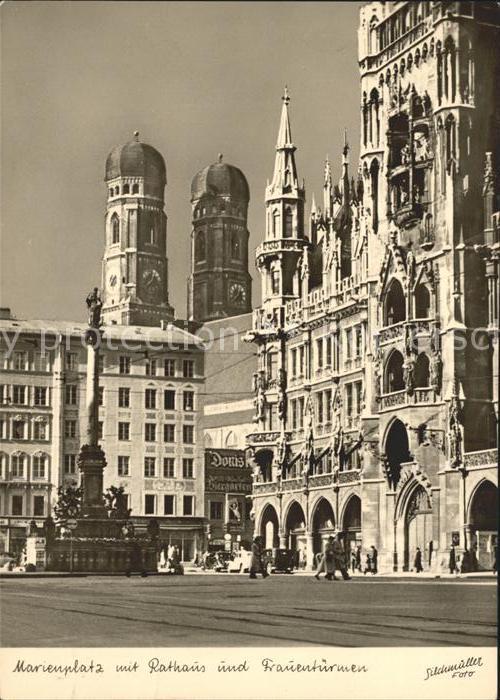 Muenchen Bayern Marienplatz Rathaus Frauentuermen