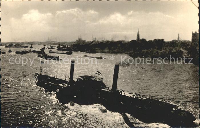 Ruhrort Abendstimmung auf dem Rhein Frachter