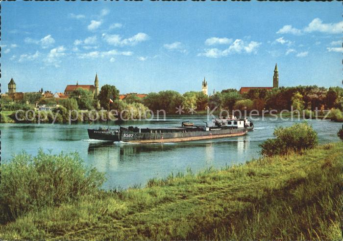 Straubing Donaupartie Frachtschiffe