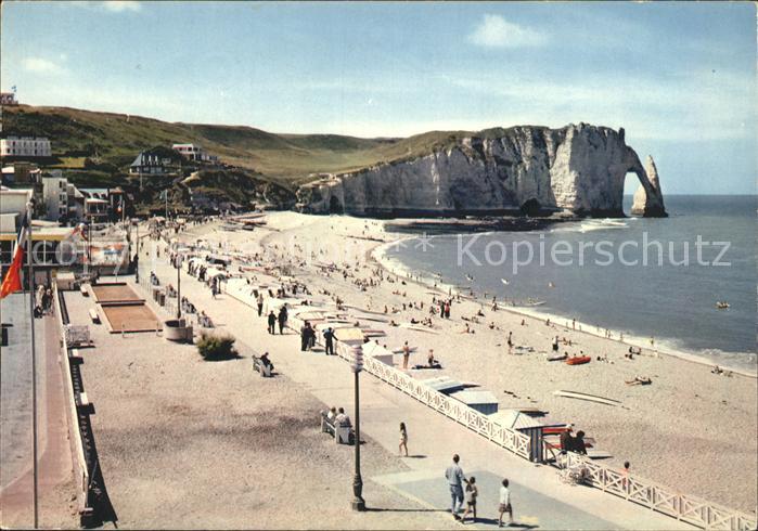 Etretat la Plage et la Porte d aval