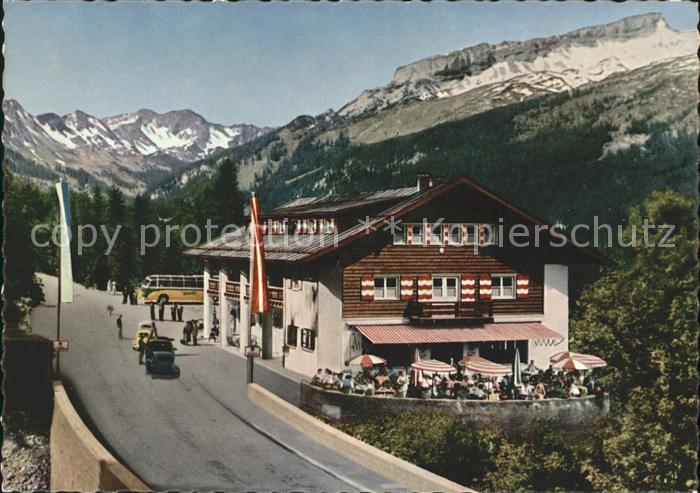 Kleinwalsertal oesterr Grenzgasthof Walserschanz mit Hoch Ifen