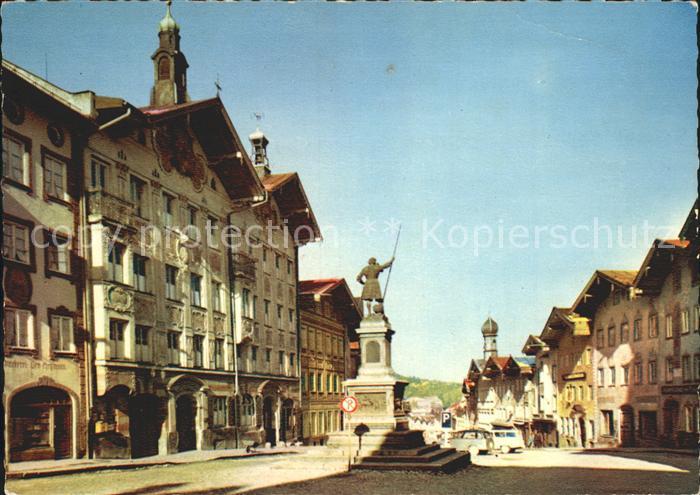 Bad Toelz Winzerdenkmal Rathaus