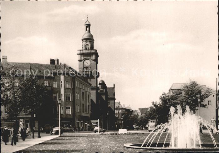 Pankow Breite Ecke Muehlenstrasse mit Rathaus Springbrunnen