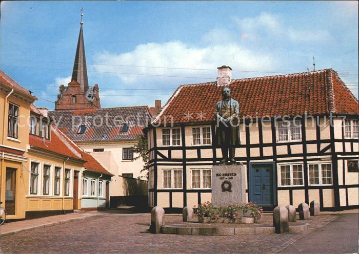 Rudkobing Gaasetorvet med HC Orsteds Statue Marktplatz