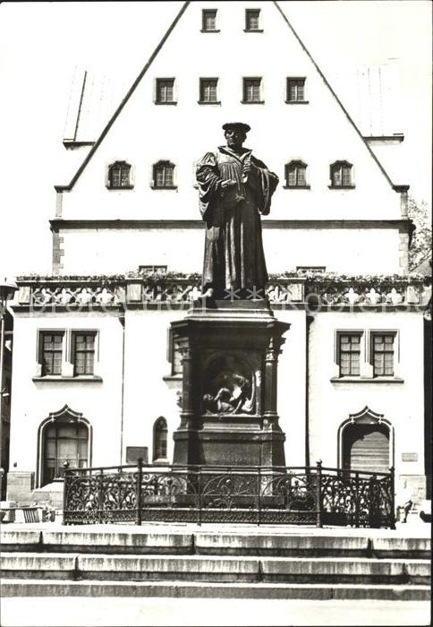 Eisleben Rathaus und Lutherdenkmal