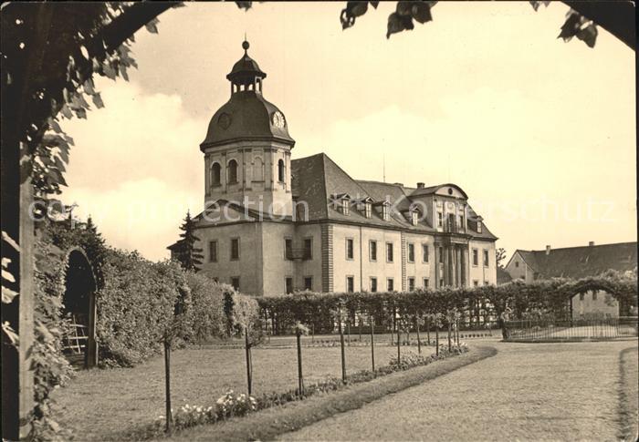 Eisenberg Thueringen Schlossgarten mit Schlosskirche