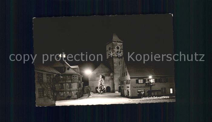 Lenzkirch Hochschwarzwald BW zur Weihnachtszeit Christbaum Kirche