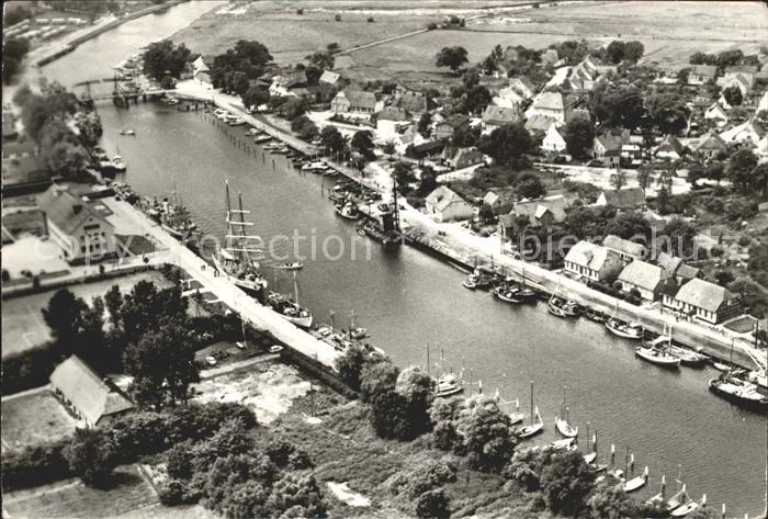 Greifswald Mecklenburg Vorpommern Marineschule der GST August Luetgens Bootshafe