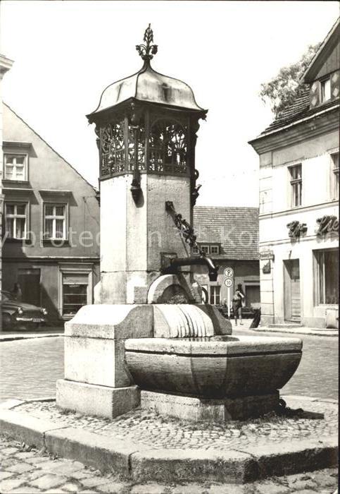 Buckow Maerkische Schweiz Brunnen am Markt