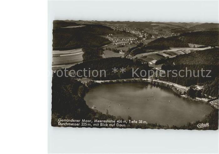 Daun Eifel Gemuendener Maar Fliegeraufnahme